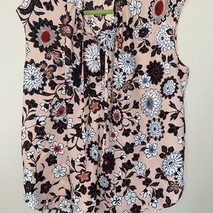I multicolor sleeveless loft top.